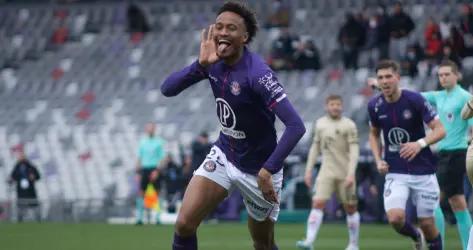 Nathan Ngoumou élu pépite du mois en Ligue 2, Van den Boomen élu joueur du mois sur MaLigue2