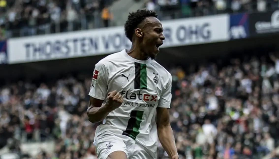VIDÉO - Nathan Ngoumou buteur avec le Borussia Mönchengladbach