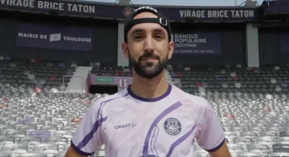 VIDÉO - Le TFC dévoile son maillot d’échauffement, “La Garonne est Viola”