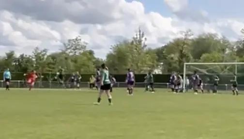 VIDÉO - Le but du week-end : la gardienne du TFC marque à la dernière minute… et c’est sublime