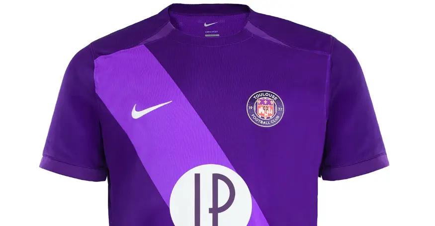 Découvrez le nouveau maillot domicile du TFC pour la saison 2024-2025 !