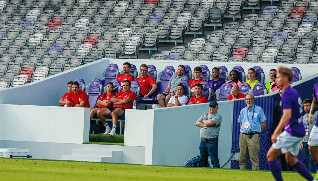 PHOTOS - Découvrez les nouveaux bancs de touche du Stadium, à l'anglaise