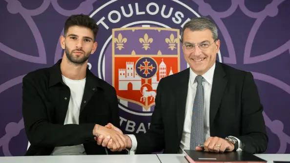 Officiel :  Ümit Akdag rejoint le TFC 