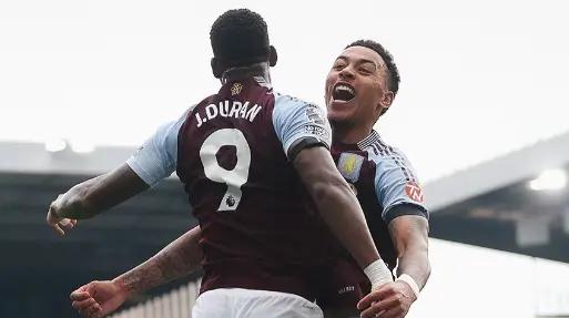 VIDÉO - Le Shavy Babicka d'Aston Villa était encore sur le banc... et a encore marqué